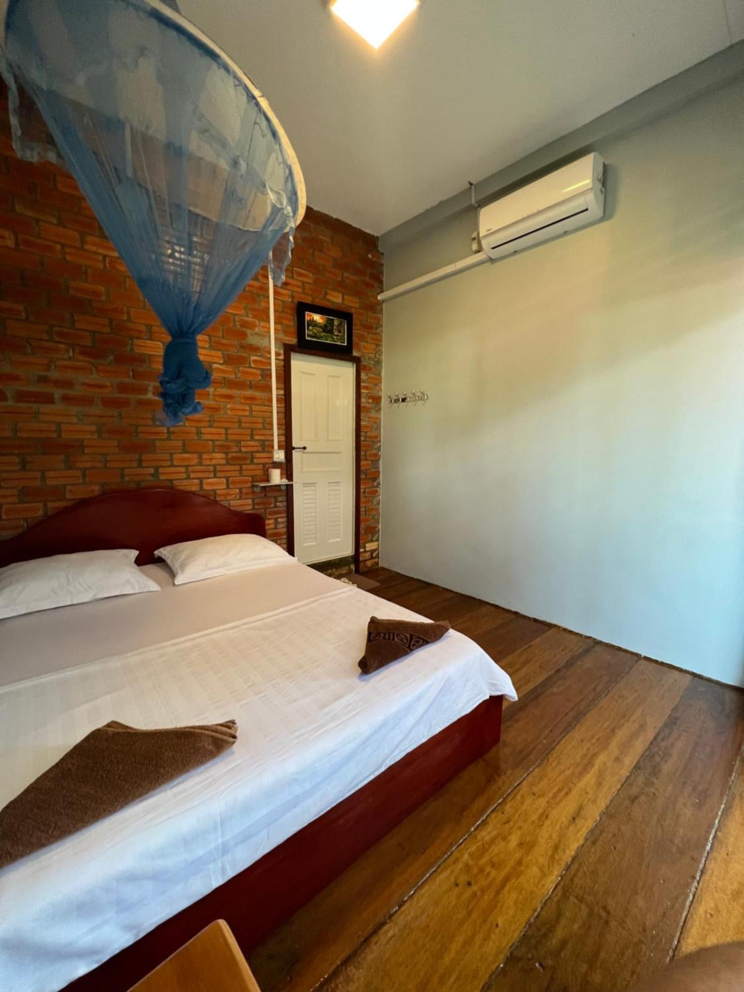 Ing Ing Guesthouse เกาะรงสำลน ภายนอก รูปภาพ