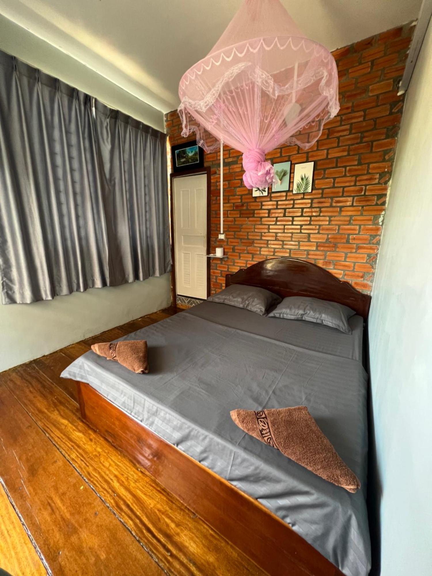 Ing Ing Guesthouse เกาะรงสำลน ภายนอก รูปภาพ