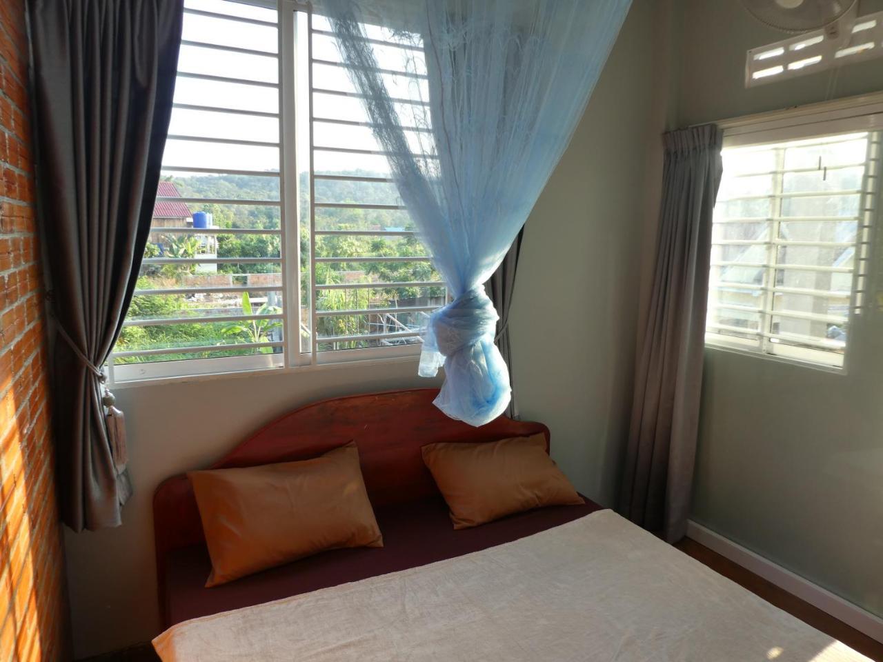Ing Ing Guesthouse เกาะรงสำลน ภายนอก รูปภาพ